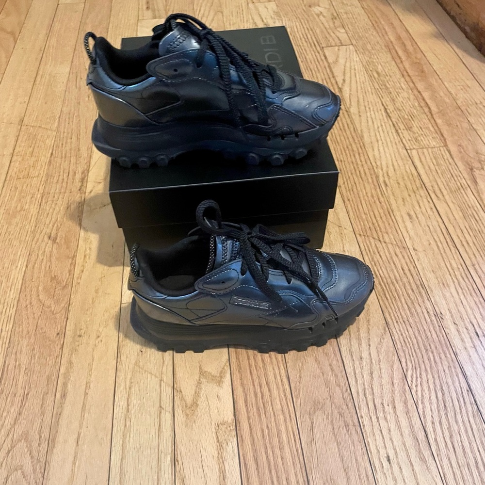 Reebok Card B sneakers size 6